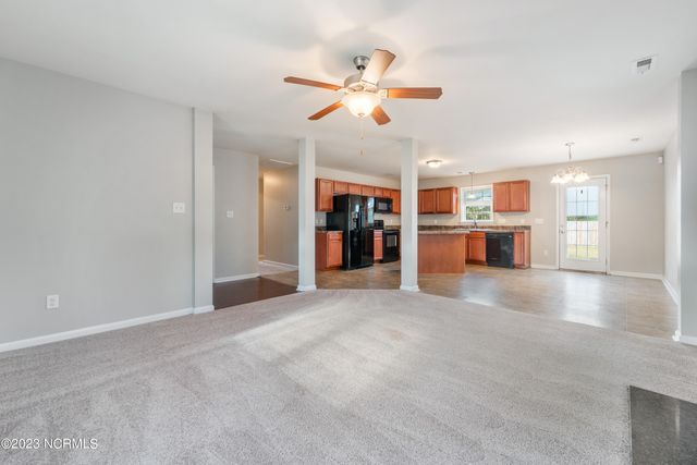 4008 W T Whitehead Drive, Jacksonville, NC 28546