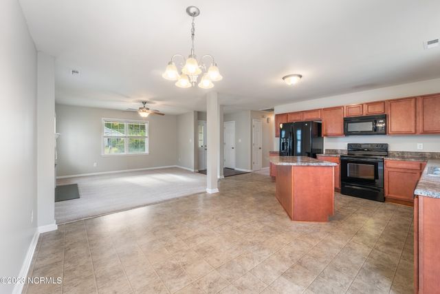 4008 W T Whitehead Drive, Jacksonville, NC 28546