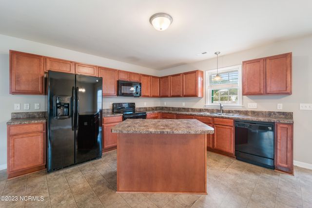 4008 W T Whitehead Drive, Jacksonville, NC 28546