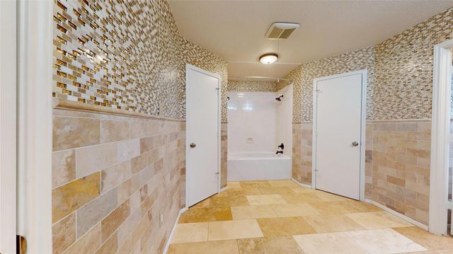 10835 Cayman Mist Drive, Houston, TX 77075