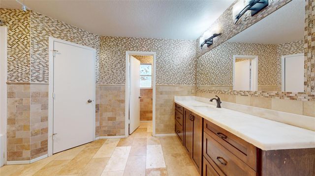 10835 Cayman Mist Drive, Houston, TX 77075