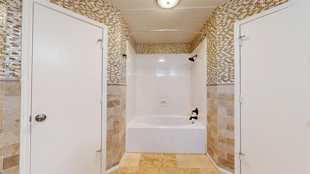 10835 Cayman Mist Drive, Houston, TX 77075