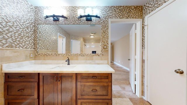 10835 Cayman Mist Drive, Houston, TX 77075