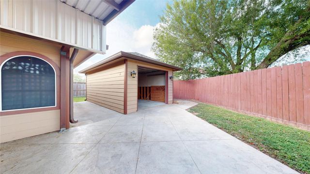 10835 Cayman Mist Drive, Houston, TX 77075