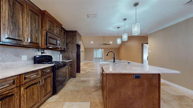 10835 Cayman Mist Drive, Houston, TX 77075