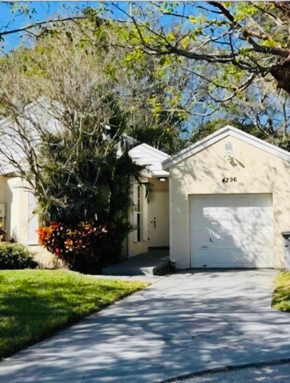 4296 Grove Park Lane, Boynton Beach, FL 33436