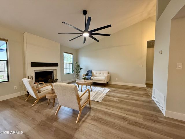 1034 E ENCINAS Avenue, Gilbert, AZ 85234