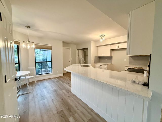 1034 E ENCINAS Avenue, Gilbert, AZ 85234