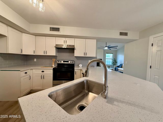 1034 E ENCINAS Avenue, Gilbert, AZ 85234