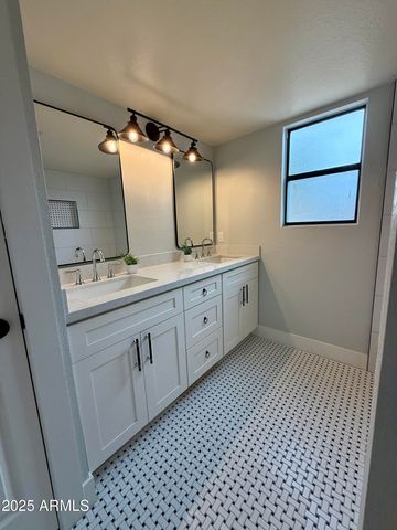 1034 E ENCINAS Avenue, Gilbert, AZ 85234