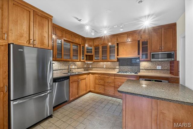 4944 Lindell Boulevard 8W, St Louis, MO 63108