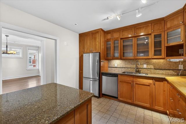 4944 Lindell Boulevard 8W, St Louis, MO 63108