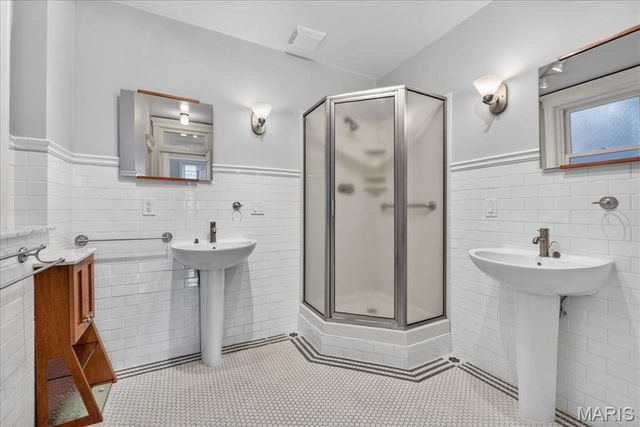 4944 Lindell Boulevard 8W, St Louis, MO 63108