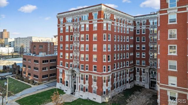 4944 Lindell Boulevard 8W, St Louis, MO 63108