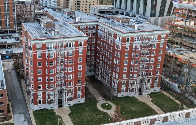 4944 Lindell Boulevard 8W, St Louis, MO 63108