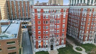 4944 Lindell Boulevard 8W, St Louis, MO 63108