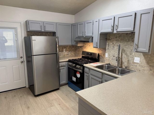 5940 Mona Ln A, Pensacola, FL 32504