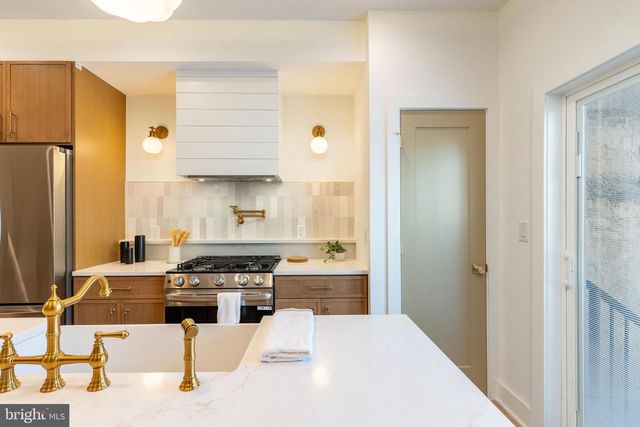 629 MIFFLIN ST, Philadelphia, PA 19148