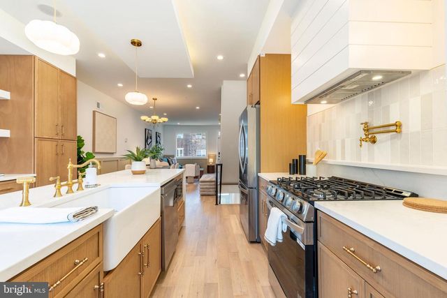 629 MIFFLIN ST, Philadelphia, PA 19148