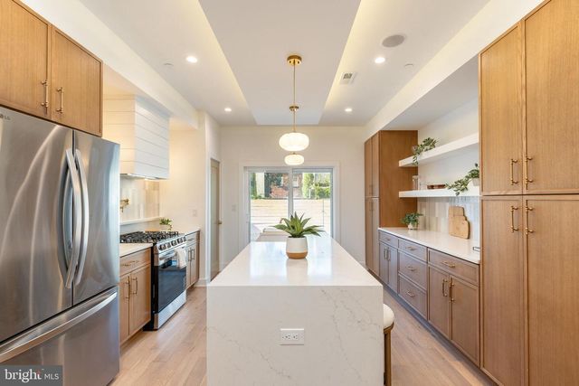 629 MIFFLIN ST, Philadelphia, PA 19148