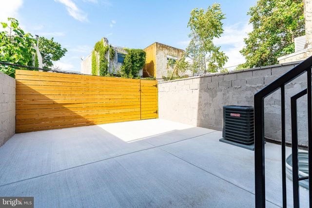 629 MIFFLIN ST, Philadelphia, PA 19148