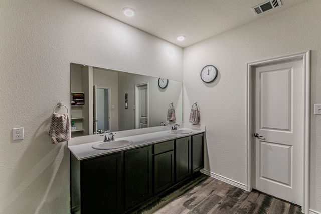 217 Watson Street, Red Oak, TX 75154