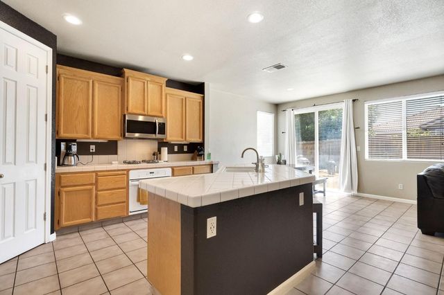 1060 San Jose Avenue, Madera, CA 93637