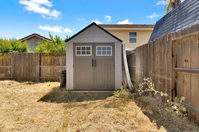 1060 San Jose Avenue, Madera, CA 93637