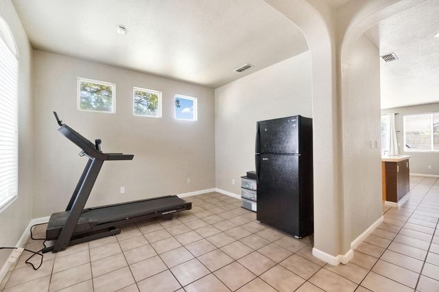 1060 San Jose Avenue, Madera, CA 93637