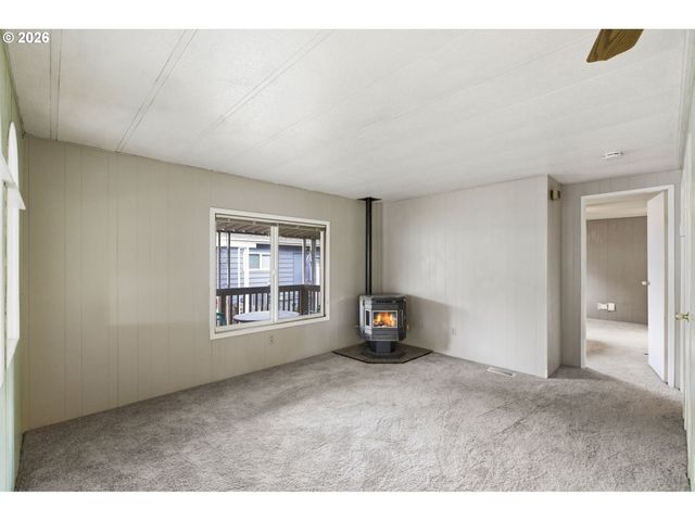 21100 Ne SANDY Blvd 83, Fairview, OR 97024