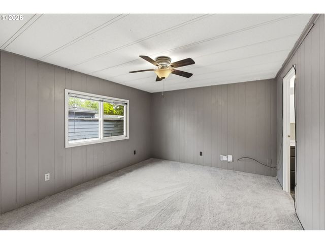 21100 Ne SANDY Blvd 83, Fairview, OR 97024