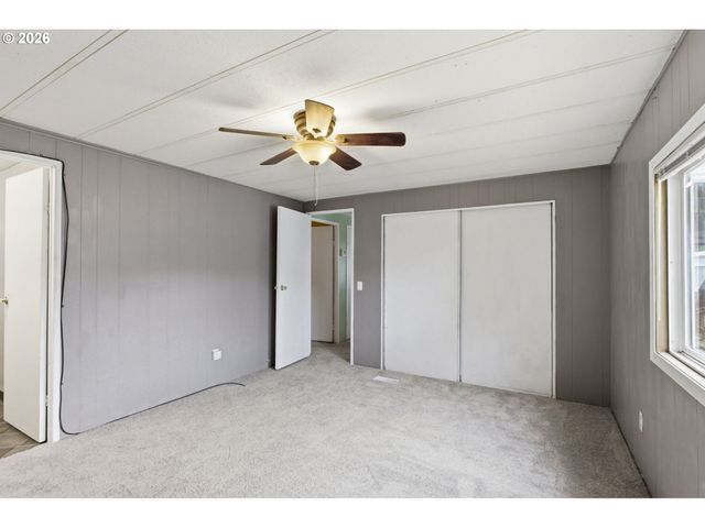 21100 Ne SANDY Blvd 83, Fairview, OR 97024