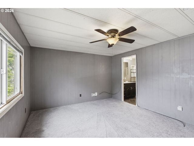 21100 Ne SANDY Blvd 83, Fairview, OR 97024