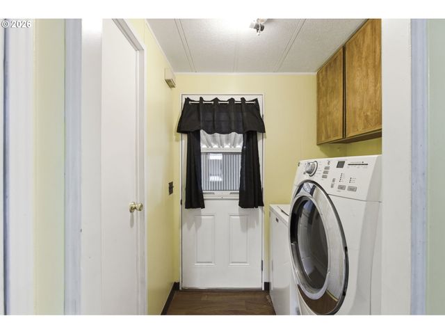 21100 Ne SANDY Blvd 83, Fairview, OR 97024