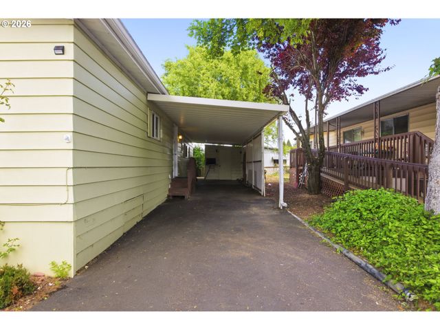 21100 Ne SANDY Blvd 83, Fairview, OR 97024