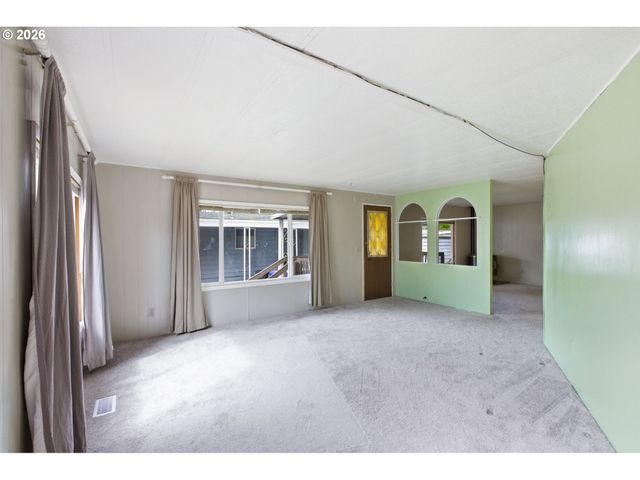 21100 Ne SANDY Blvd 83, Fairview, OR 97024