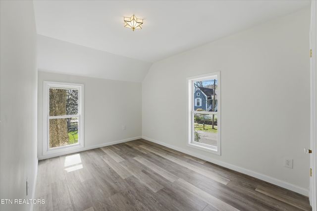 317 Lynn Ave, Athens, TN 37303