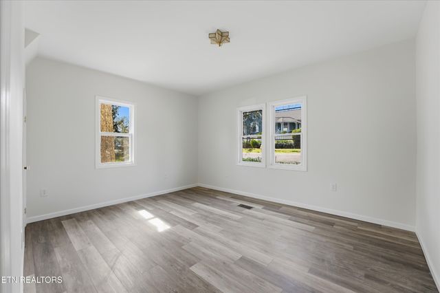 317 Lynn Ave, Athens, TN 37303