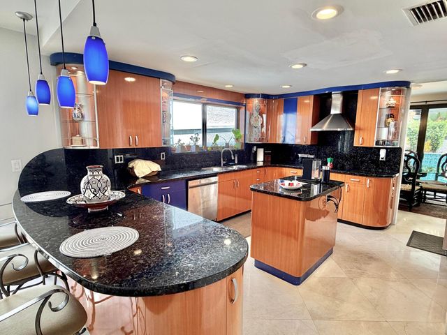 6411 Via Rosa, Boca Raton, FL 33433