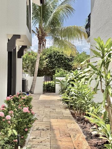 6411 Via Rosa, Boca Raton, FL 33433