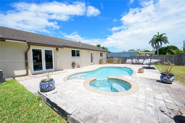 670 NW 16th St 670, Homestead, FL 33030