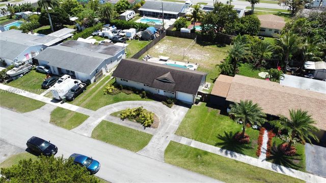 670 NW 16th St 670, Homestead, FL 33030