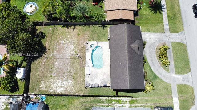 670 NW 16th St 670, Homestead, FL 33030