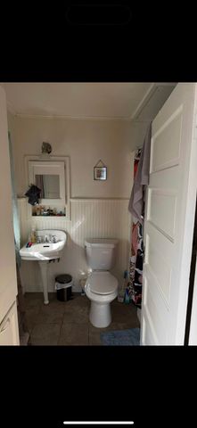 615 W Oak St A, Denton, TX 76201