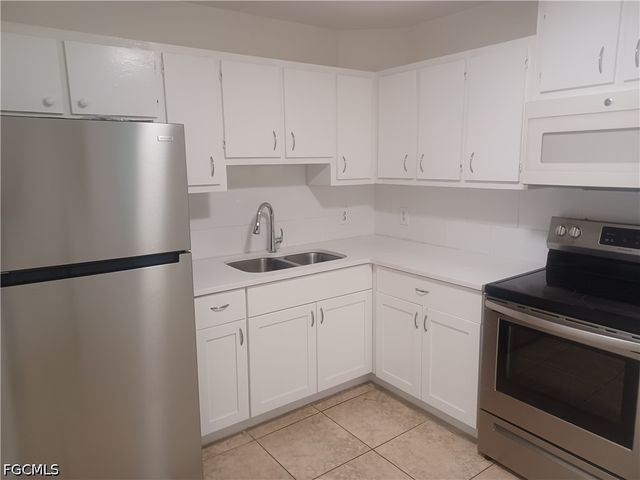 4808 Lucaya DR 3, Cape Coral, FL 33904