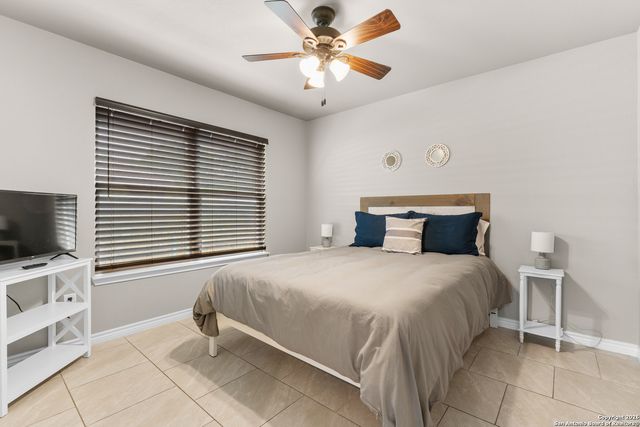 2319 Westview, Canyon Lake, TX 78133