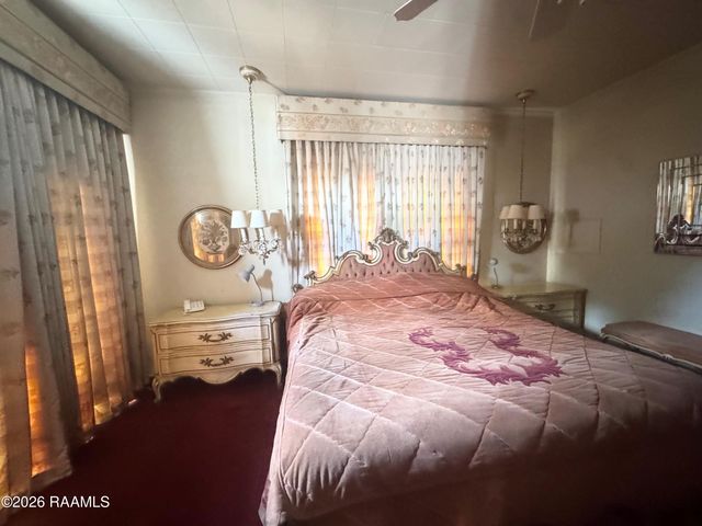 912 W Main Street, New Iberia, LA 70560