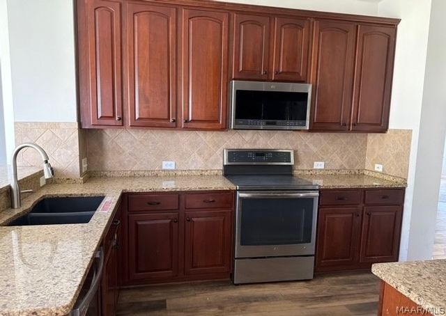 9525 HELMSLEY Circle, Montgomery, AL 36117