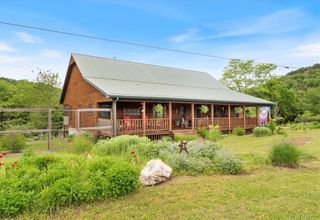 806 County Road 301, Eureka Springs, AR 72632