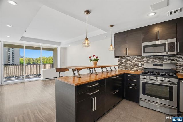 6 Horizon Road 201, Fort Lee, NJ 07024